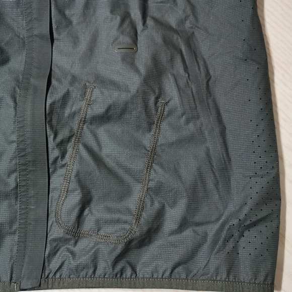 Lululemon Like The Wind Vest - Picture 6 of 16